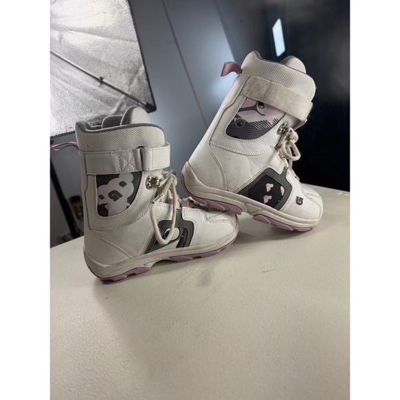 Burton Freestyle Snowboard Boots White Lavender Accents Youth Size 5 - Picture 9 of 10